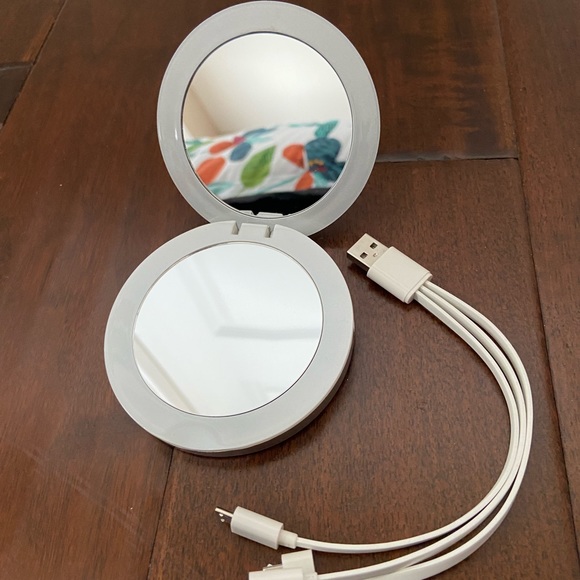 Restoration Hardware Lighted Compact Mirror Charger, Silver, NWT - Picture 8 of 11